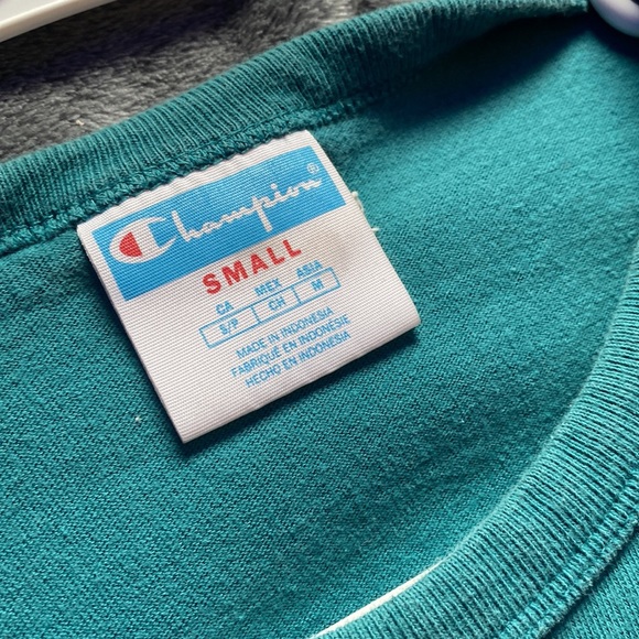 Champion embroidered shirt size small - Picture 3 of 3